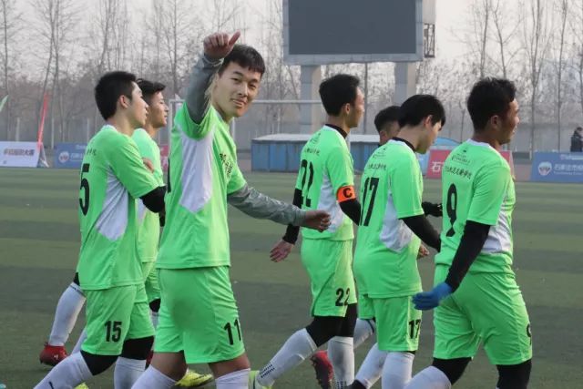 土超女排土航3-2送加拉塔萨雷3连败 费内继续领跑